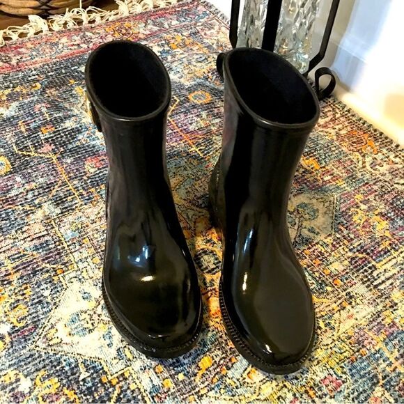 Michael Kors Cushioned Rain boots! Snow grip bottoms - Picture 2 of 8